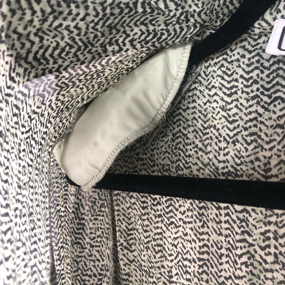 Vintage Carlisle Green Cropped 100% Silk Animal Print Top - Picture 5 of 7